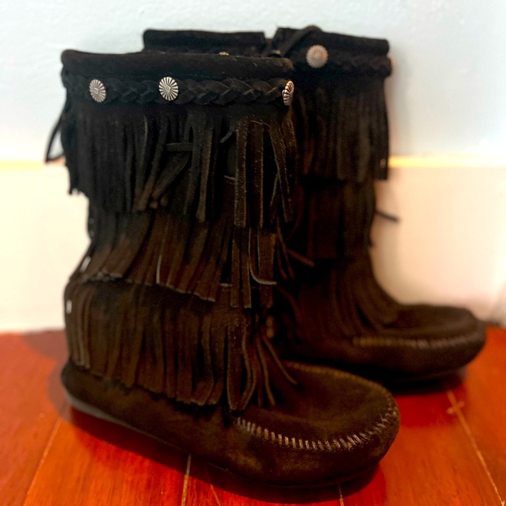 Minnetonka | Tall, black, girls fringed boots